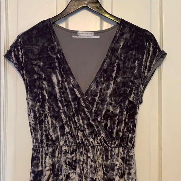 Urban Outfitters Silver Velvet Cropped Jumpsuit(M) - Picture 2 of 7